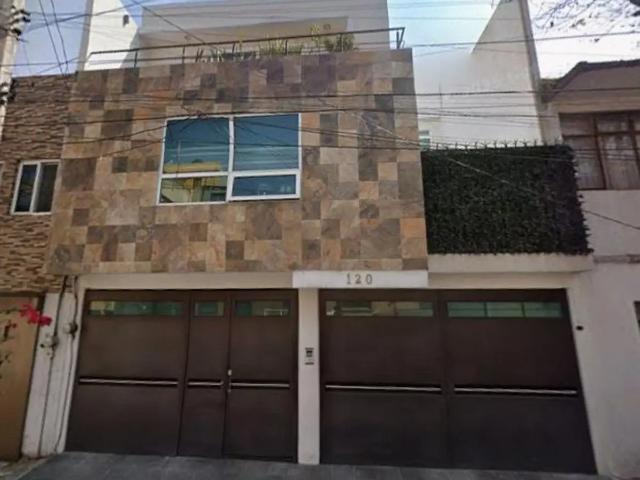 Casa en Venta en Cda. de Rosa Roja