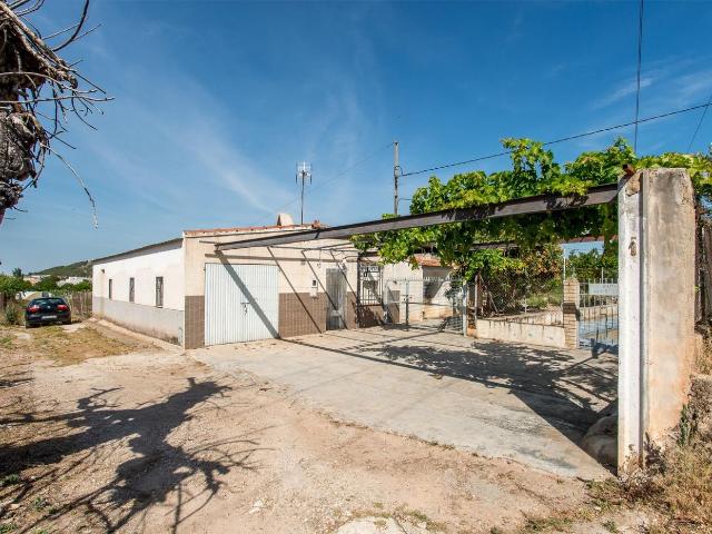 Casa en venta en Cehegín. Casa de. campo en finca rustica de mas de 4.000m2 con piscina en Cehegin. Casas.