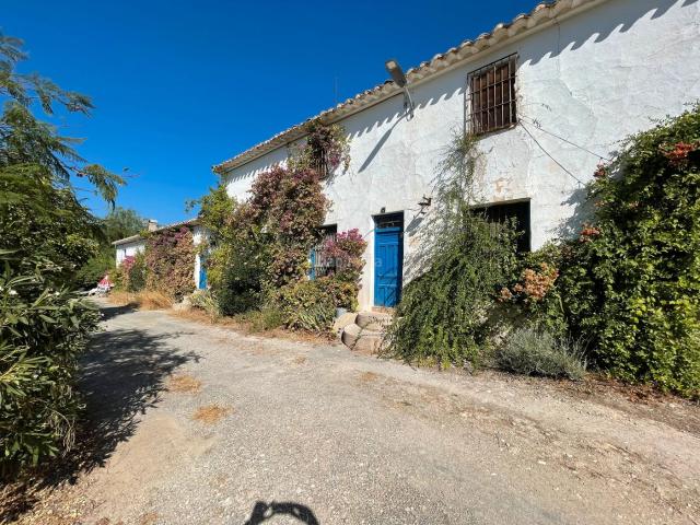 Casa en venta en Cehegín. Se venden 3 casas ideales para explotarlas como turismo rural, las viviendas están enclavadas sobre una parcela de unos 4.500m2.. Casas.
