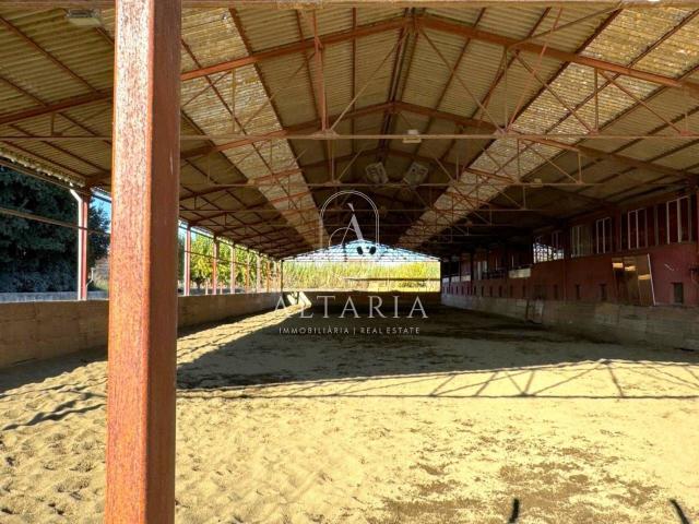 Casa en venta en Celrà. Finca de 13.000 m con vivienda e instalaciones ecuestres. Casas.