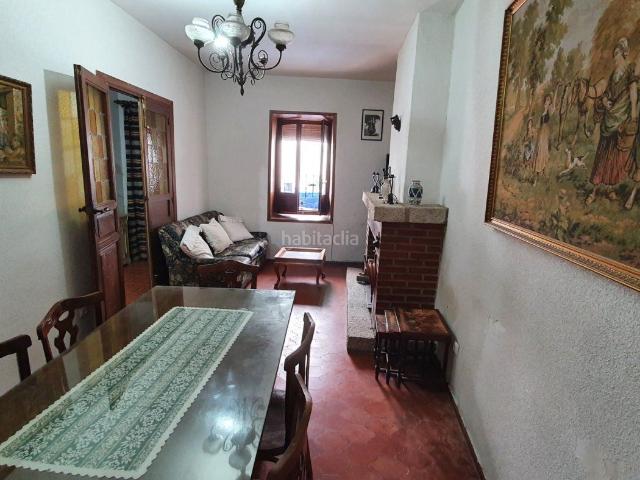 Casa en venta en Cenicientos. Casa adosada en venta en Calle Larga, Cenicientos. Casas.