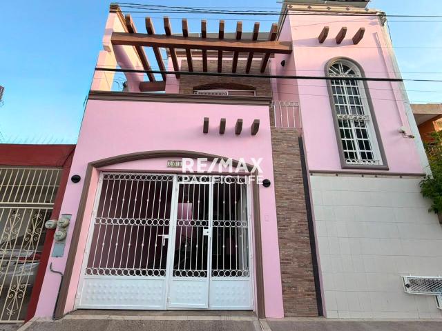 CASA EN VENTA EN CENTRO