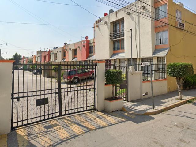 Casa en venta en Centro Urbano Sector C 24 A corredor Urbano Comercial, Cuautitlán Izcalli, México