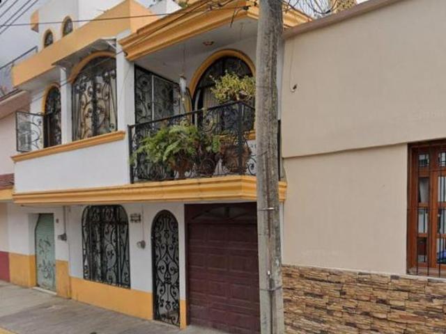CASA EN VENTA EN CENTRO DE TEPIC NAYARIT
