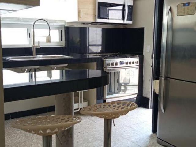 Casa en Venta en Centro de Santa Catarina de 1 planta, muy cerca de la plaza principal