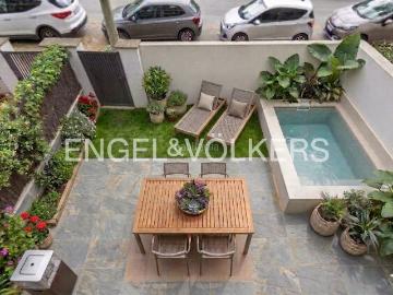 Casa en venta en Cerdanyola del Vallès, Sant Ramón. Amplia adosada con vistas a Collserola en Els Jardins. Casas Cerdanyola del.