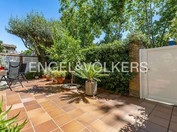 Casa en venta en Cerdanyola del Vallès, Sant Ramón. Descubra el lujo en Cerdanyola del Vallès casa con 5 dormitorios, piscina a un paso de Barcelona. Casas Cerdanyola del.