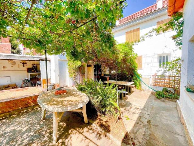 Casa en venta en Cerdanyola del Vallès, Serraparera. CASA INDEPENDIENTE A CUATRO VIENTOS CON 386 M DE PARCELA EN SERRAPARERA. Casas Cerdanyola del.