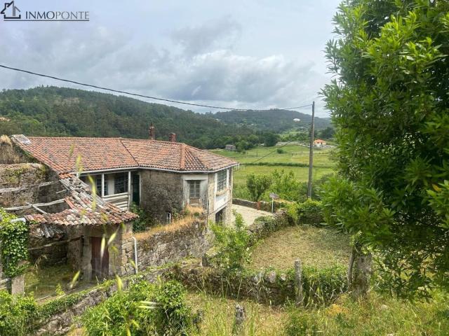 Casa en venta en Cerdedo. Conjunto de Casas de Piedra con Terreno y Vistas a la Montaña Lugar Cabenca, Cerdedo Se vende conjunto de dos casas de piedra par. Casas.