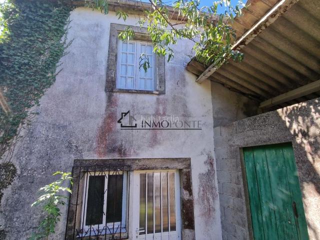 Casa en venta en Cerdedo. Casa con Terreno a la Venta en Vilalen, Cerdedo! Descripción de la propiedad Esta amplia casa de 233 m construidos, ubicada en el. Casas.