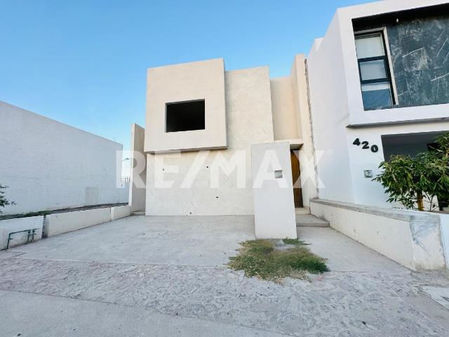 CASA EN VENTA EN CERRADA CIRUELOS, RESID ALTOZANO. GÓMEZ PALACIO, DGO