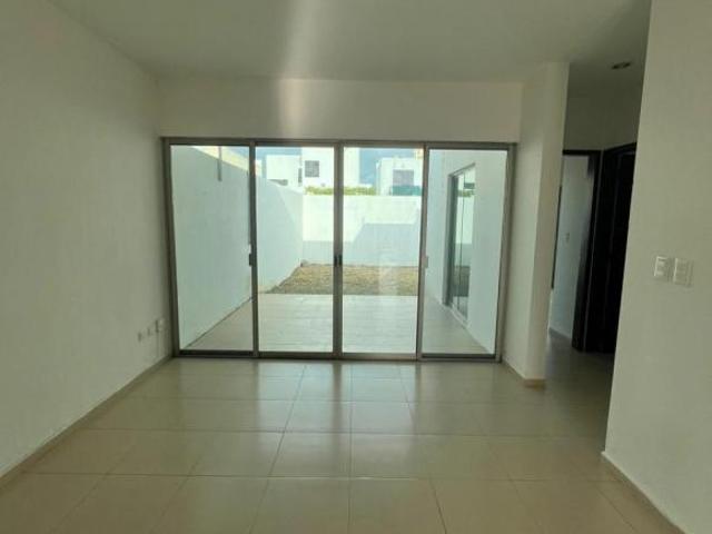 CASA EN VENTA EN CERRADA CLAVELES, MERIDA YUCATAN