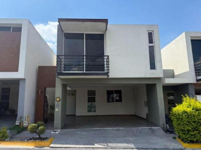 CASA EN VENTA EN CERRADAS DE CUMBRES MONTERREY EQUIPADA FRENTE A PARQUE