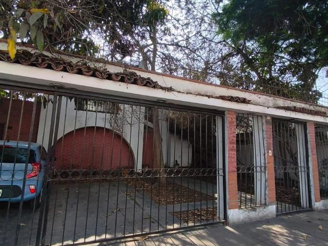 CASA EN VENTA EN CERRO AZUL – TERRENO AMPLIO Y GRAN PROYECCIÓN