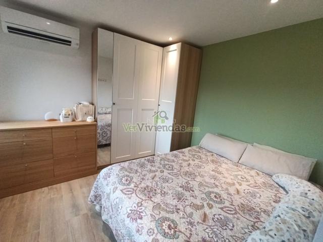 Casa en venta en Cervelló. Bonita casa con jardín. Casas.