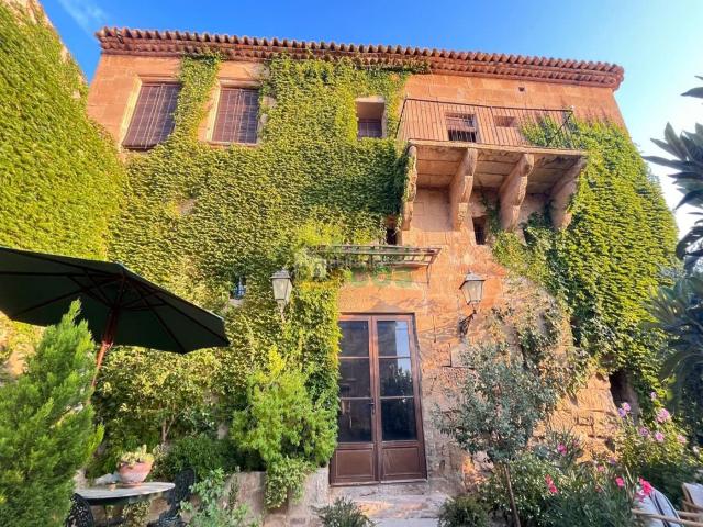Casa en venta en Cervera. Castillo medieval restaurado en la Segarra: una joya histórica convertida en residencia señorial. Casas.
