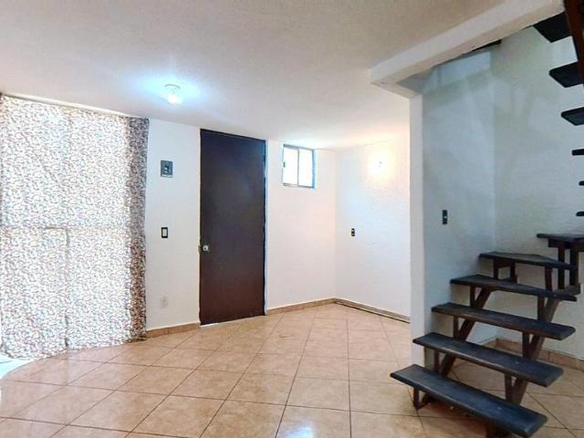 Casa en venta en Chalco de 3 pisos