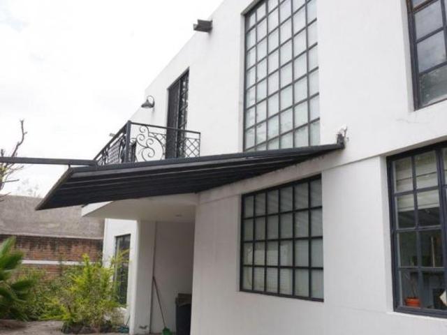 Casa en Venta en Chapalita con Recámara en Planta Baja Zapopan