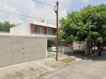 CASA EN VENTA EN CHAPALITA ¡ OPORTUNIDAD DE INVERSIÒN PROPIEDAD DE RECUPERACIÒN HIPOTECARIA!