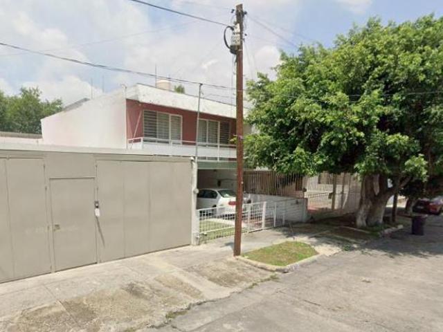 CASA EN VENTA EN CHAPALITA ¡ OPORTUNIDAD DE INVERSIÒN PROPIEDAD DE RECUPERACIÒN HIPOTECARIA!