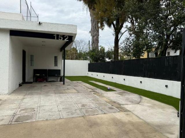 CASA EN VENTA EN CHAPALITA REMODELADA