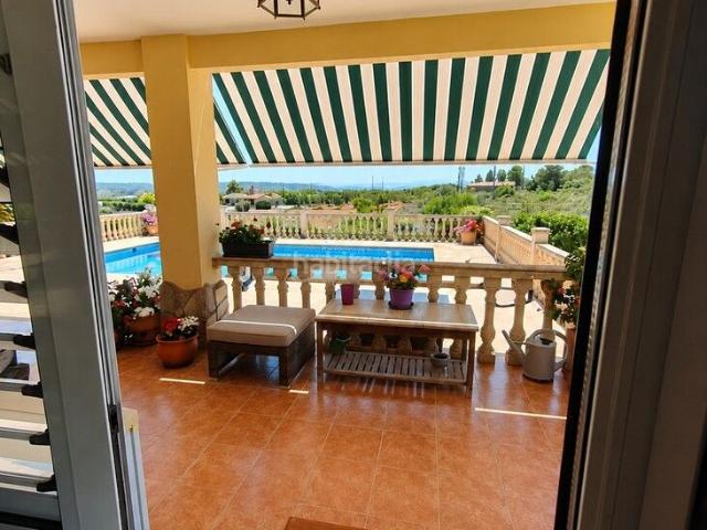 Casa en venta en Chella. Casas.