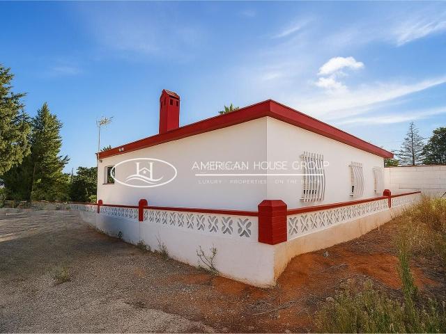 Casa en venta en Chiclana de la Frontera, Los Franceses La Vega. Oportunidad! 2 Chalets en Gran Parcela Segregada con Piscina en Venta en Pinar de los Franceses, Chiclana de la Fra Cádiz. Casas.