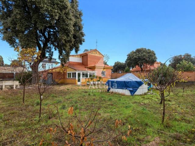 Casa en venta en Chiloeches. Fantástico chalet de dos plantas en Chiloeches. Casas.