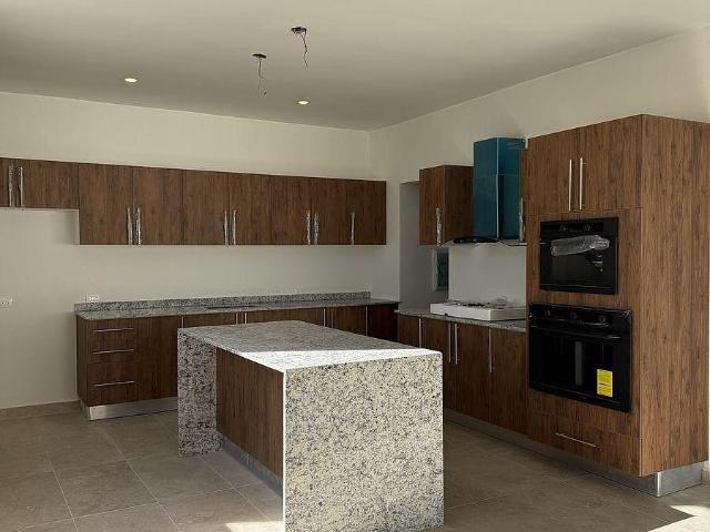 Casa en Venta en Cholul, M?rida Yucat?n EB WC1676