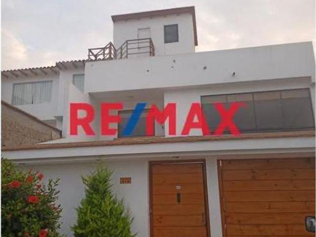 Casa En Venta En Chorrillos 3 Pisos Con Terraza Ideal Para Familia O Inversión