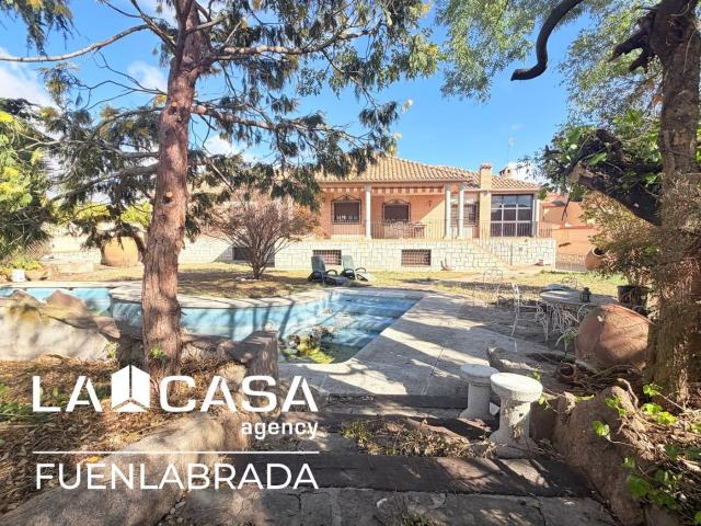 Casa en venta en Chozas de Canales. Casa o chalet independiente en venta en Calle del Matadero. Casas Chozas de.