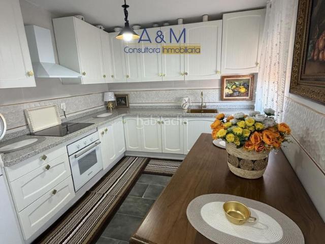 Casa en venta en Cigales. SE VENDE CASA DE 3 PLANTAS EN CIGALES CON 2 VIVIENDAS. Casas.