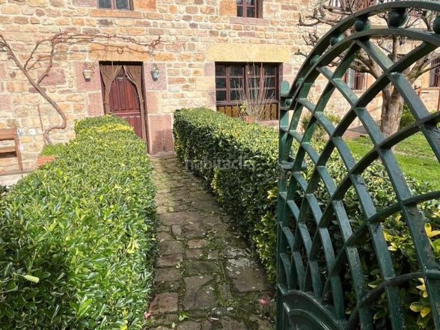 Casa en venta en Cieza. Conjunto de tres viviendas con jardín en Villayuso de Cieza Cantabria En el corazón del interior de Cantabria, en la tranquila y. Casas.