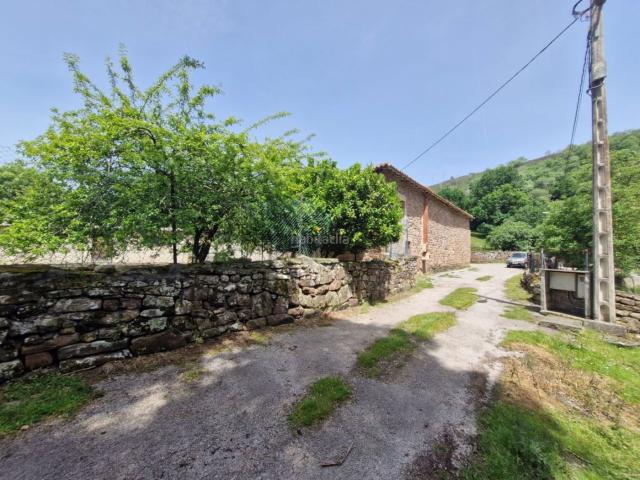 Casa en venta en Cieza. Explotación ganadera de media montaña en Cieza, Cantabria. Casas.