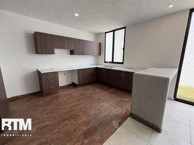 CASA EN VENTA EN CIMAZUL  CON VISTA A LA CIUDAD