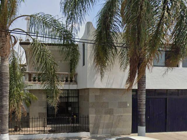 Casa en Venta en Circunvalación Nte Aguascalientes: Amplia y Bien Ubicada con Acceso Total