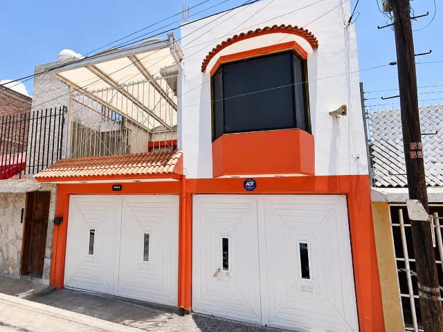 Casa en venta en Ciudad Azteca 1ª sección, Ecatepec de Morelos, Ciudad de México