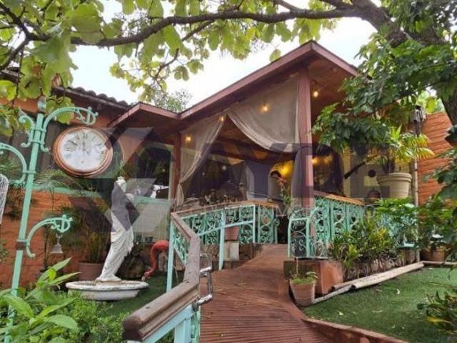 CASA EN VENTA EN CIUDAD BUGAMBILIAS