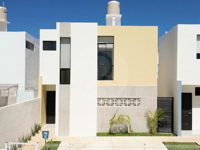 Casa en venta en Ciudad Caucel de dos plantas