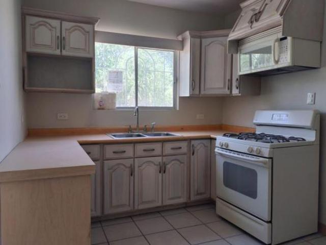CASA EN VENTA EN CIUDAD JUAREZ FRENTE A PARQUE FRACCIONAMIENTO COLONIAL DEL VALLE
