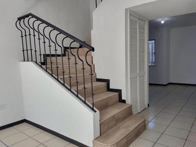 CASA EN VENTA EN CIUDAD JUAREZ FRENTE A PARQUE INFANTIL PARAJES DEL SUR Y A 5 MIN DE OXXO Y DEL RIO