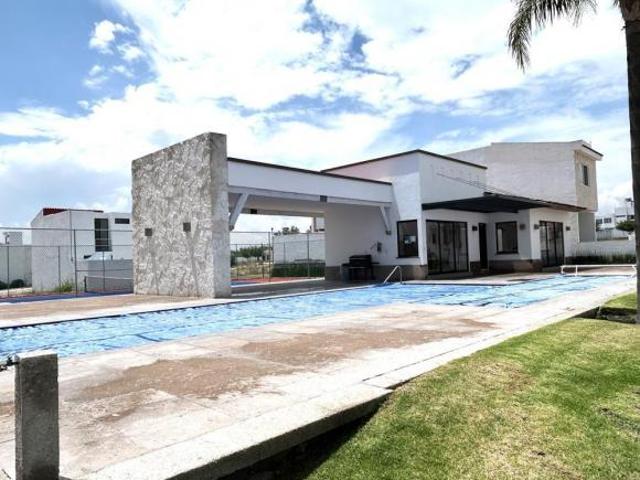 CASA EN VENTA EN CIUDAD MADERAS, QUERETARO. EN DESNIVELES BONITO CONDOMINIO