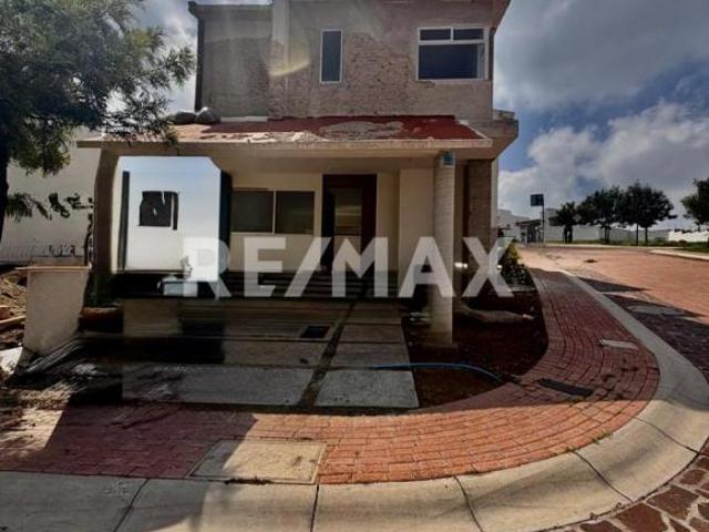 Casa en Venta en Ciudad maderas Querétaro. Hermosa Casa en Condominio