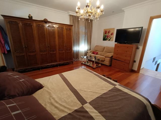 Casa en venta en Ciudad Real, Ciudad Jardín. CHALET DE 180 M2 SOBRE PARCELA DE 4200 M2 CON PISCINA. Casas Ciudad.