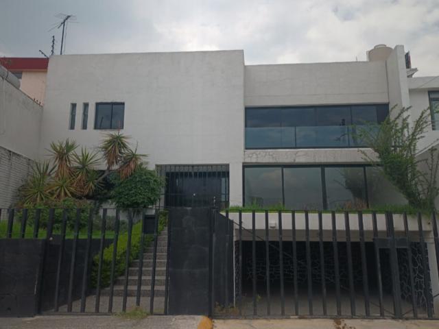 Casa en venta en Ciudad Satelite, Naucalpan de Juárez, México