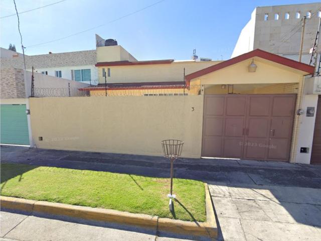Casa en venta en Ciudad Satelite, Naucalpan de Juárez, México