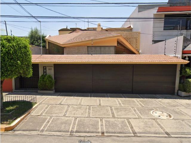 Casa en venta en Ciudad Satelite, Naucalpan de Juárez, México