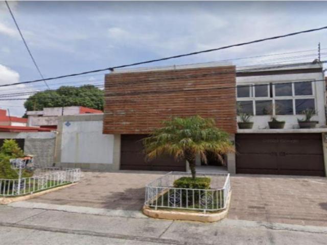 Casa en venta en Ciudad Satelite, Naucalpan de Juárez, México