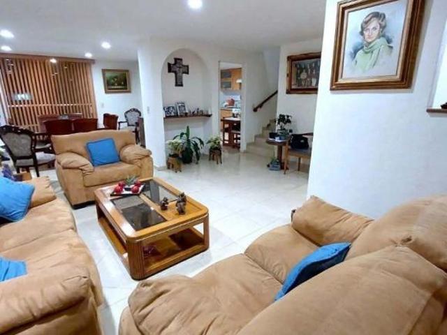 Casa en venta en claustros del campestre