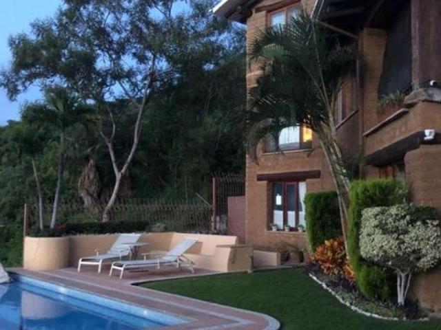 Casa en Venta en Cliserio Alanis